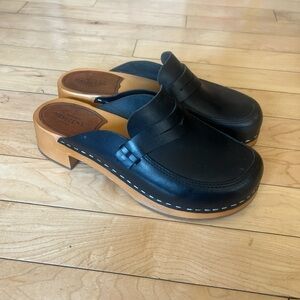 Swedish Hasbeens Black Leather Clogs with Natural Wood Heel